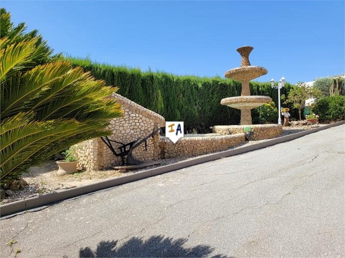 4 soveværelse Villa til salg i Loja med garage - € 400.000 (Ref: 8331333)