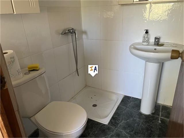 4 makuuhuone Maalaistalo myytävänä paikassa Alcalá la Real mukana 
autotalli - 82 000 € (Ref: 8384724)