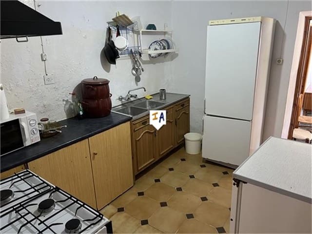 4 makuuhuone Maalaistalo myytävänä paikassa Alcalá la Real mukana 
autotalli - 82 000 € (Ref: 8384724)