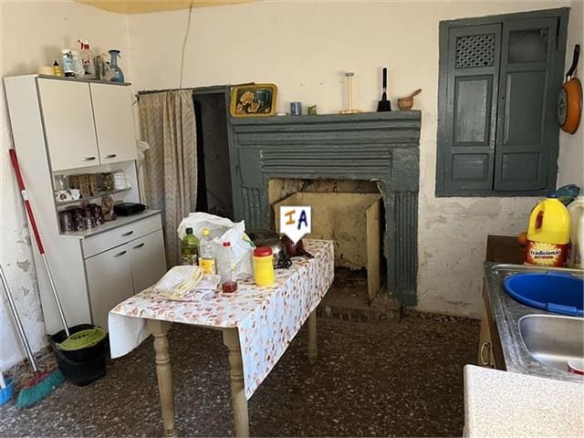 5 soveværelse Byhus til salg i La Rabita, Alcalá la Real - € 47.000 (Ref: 8384725)