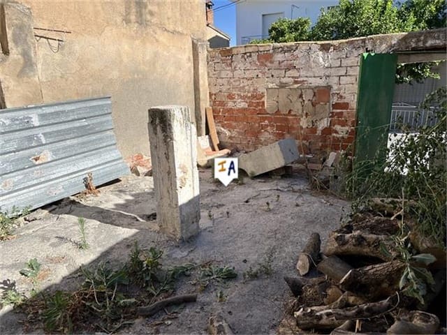 5 soveværelse Byhus til salg i La Rabita, Alcalá la Real - € 47.000 (Ref: 8384725)