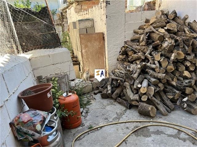 5 soveværelse Byhus til salg i La Rabita, Alcalá la Real - € 47.000 (Ref: 8384725)