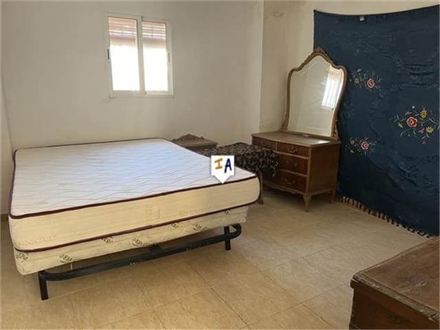 3 soverom Hus til salgs i Rute med garasje - € 39 000 (Ref: 8386210)