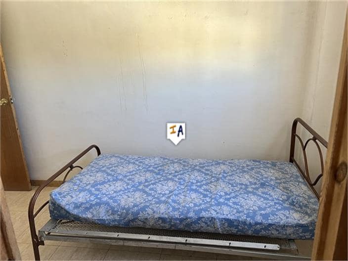 3 soverom Hus til salgs i Rute med garasje - € 39 000 (Ref: 8386210)