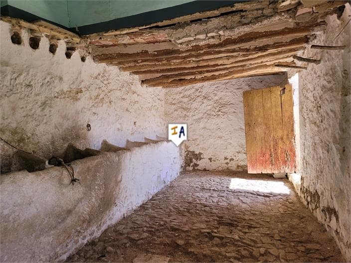 4 soveværelse Finca/Landehus til salg i Iznajar - € 200.000 (Ref: 8390326)