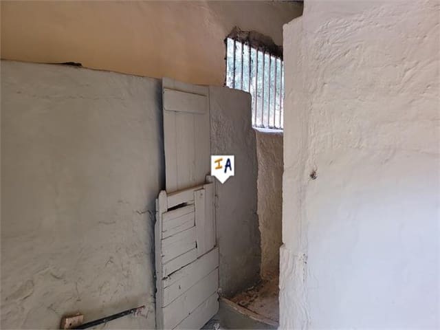 2 soverom Hus til salgs i Iznájar med garasje - € 50 000 (Ref: 8404640)