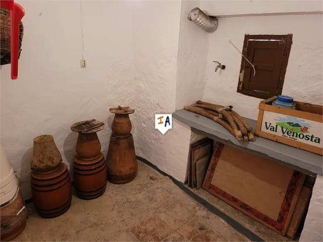 2 soverom Hus til salgs i Iznájar med garasje - € 50 000 (Ref: 8404640)