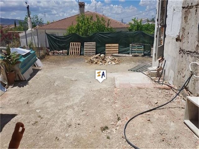 6 soveværelse Byhus til salg i La Rabita, Alcalá la Real med garage - € 115.000 (Ref: 8406775)