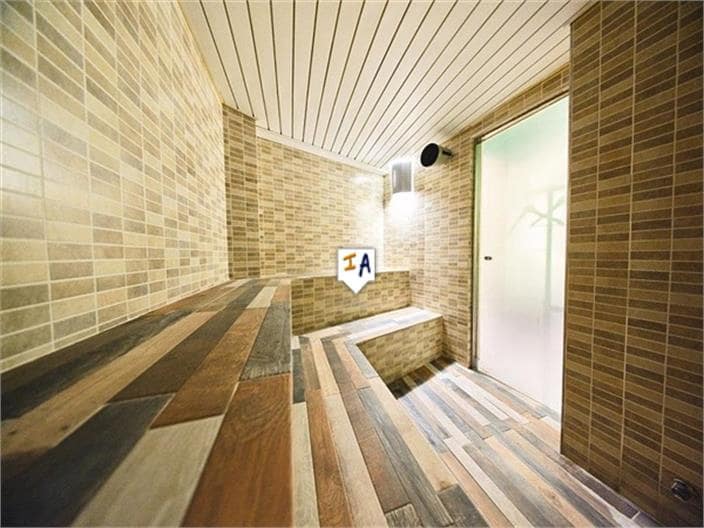 Kommersiell til salgs i Granada by - € 585 000 (Ref: 8420958)