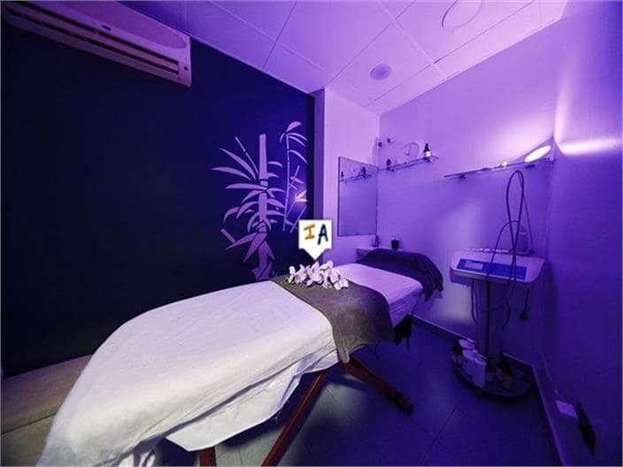 Kommersiell til salgs i Granada by - € 585 000 (Ref: 8420958)