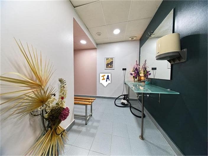 Kommersiell til salgs i Granada by - € 585 000 (Ref: 8420958)