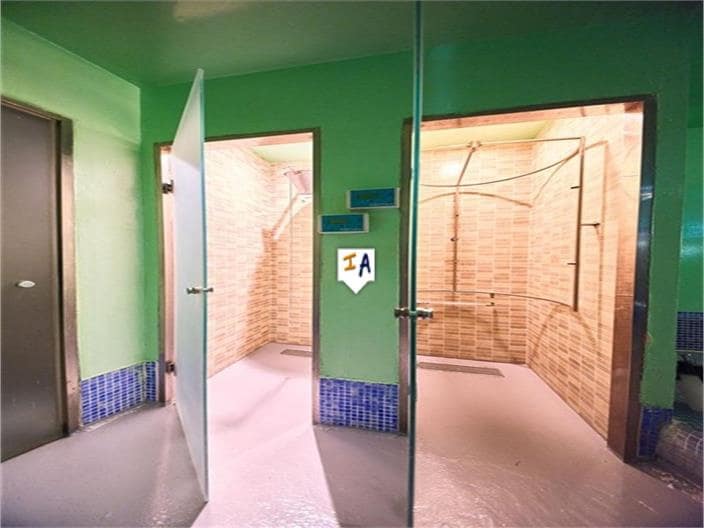 Kommersiell til salgs i Granada by - € 585 000 (Ref: 8420958)