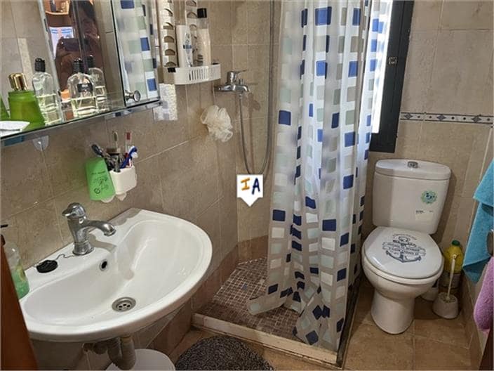 3 slaapkamer Finca/Landhuis te koop in Castillo de Locubin met garage - € 150.000 (Ref: 8422788)