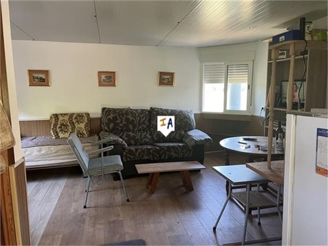 3 slaapkamer Finca/Landhuis te koop in Castillo de Locubín met garage - € 150.000 (Ref: 8422788)