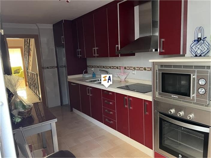 3 bedroom Townhouse for sale in Castillo de Locubin with garage - € 108,000 (Ref: 8425944)