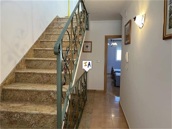 3 bedroom Townhouse for sale in Castillo de Locubin with garage - € 108,000 (Ref: 8425944)