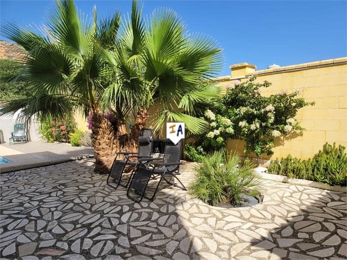 2 soveværelse Villa til salg i Estepa med swimmingpool garage - € 200.000 (Ref: 8454281)