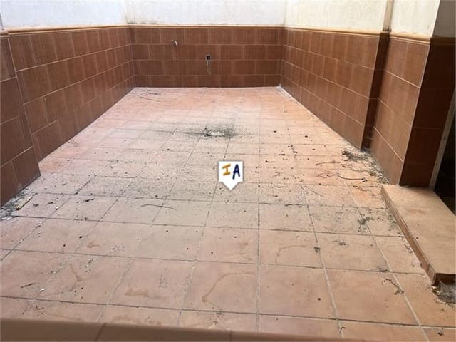 3 soverom Hus til salgs i Castillo de Locubín - € 48 000 (Ref: 8461317)