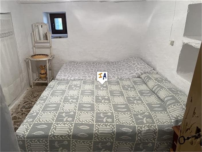 3 bedroom Finca/Country House for sale in Alcala la Real with garage - € 75,000 (Ref: 8466105)