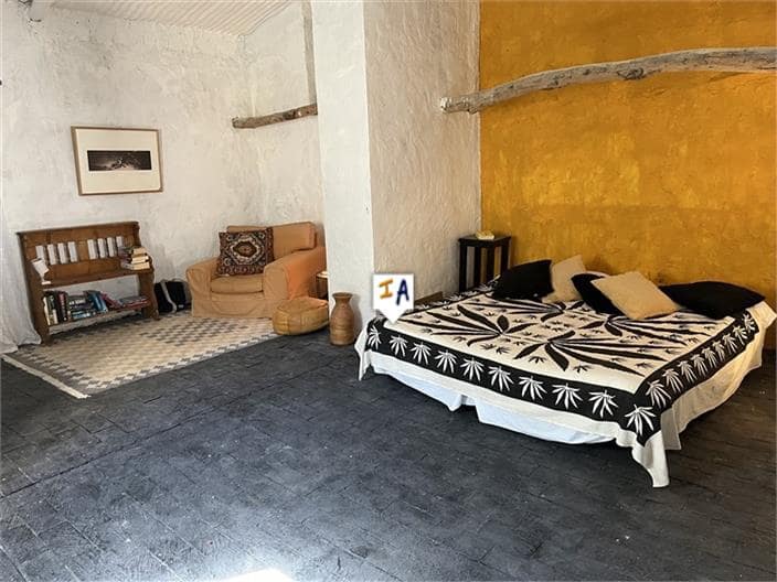 5 chambre Finca/Maison de Campagne à vendre à Algarinejo avec piscine garage - 220 000 € (Ref: 8479007)