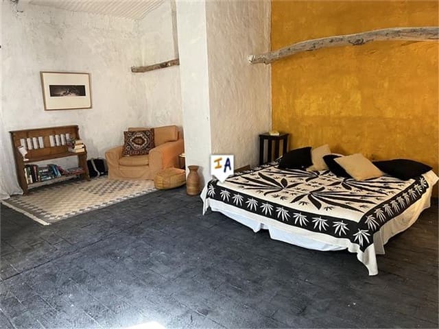 5 chambre Finca/Maison de Campagne à vendre à Algarinejo avec piscine garage - 220 000 € (Ref: 8479007)