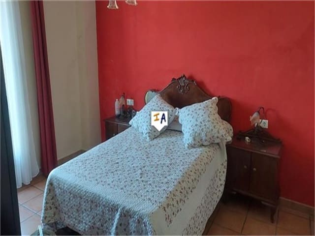 3 slaapkamer Finca/Landhuis te koop in Priego de Córdoba met garage - € 158.000 (Ref: 8480505)