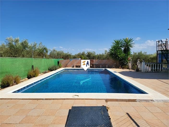 3 soveværelse Villa til salg i Puente Genil med swimmingpool garage - € 199.000 (Ref: 8522700)