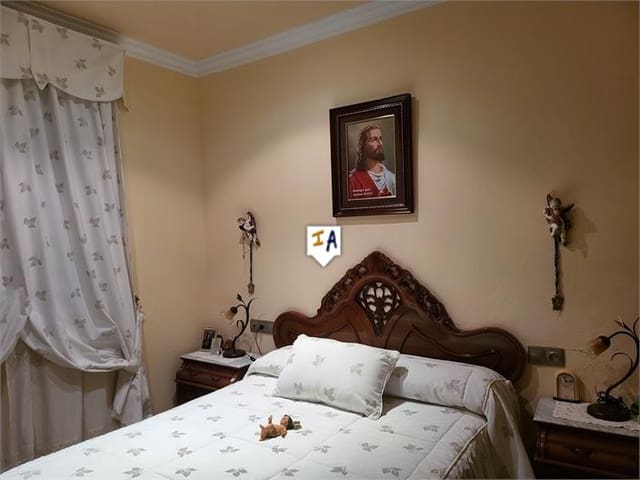 4 slaapkamer Huis te koop in Antequera met garage - € 165.000 (Ref: 8526376)