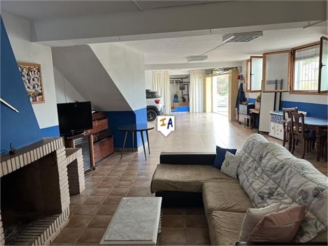 2 sovrum Hus till salu i Priego de Córdoba med pool garage - 215 000 € (Ref: 8550473)