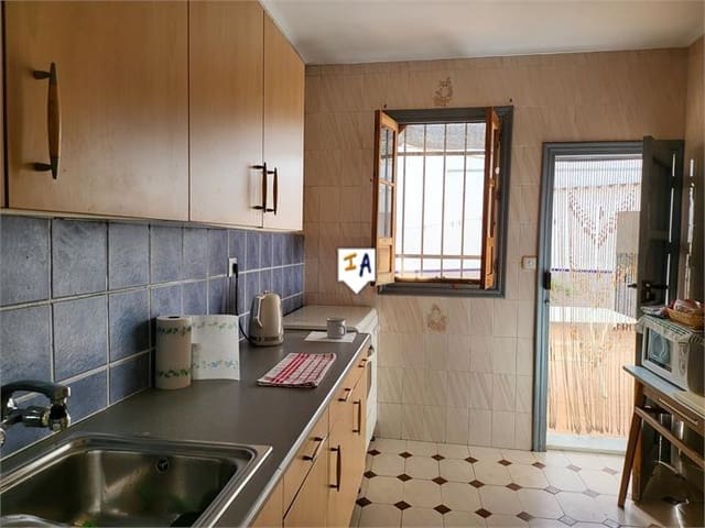 3 soveværelse Villa til salg i Isla Redonda, Ecija med garage - € 60.000 (Ref: 8556490)