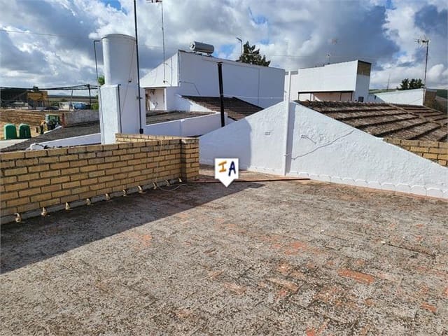 3 soveværelse Villa til salg i Isla Redonda, Ecija med garage - € 60.000 (Ref: 8556490)