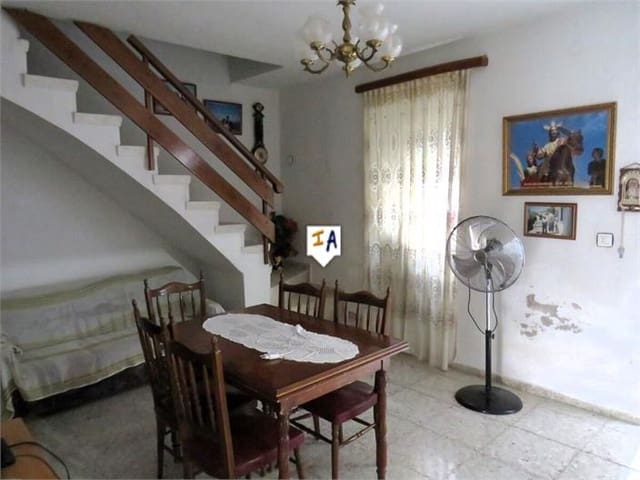 4 slaapkamer Huis te koop in Martos - € 75.000 (Ref: 8601138)