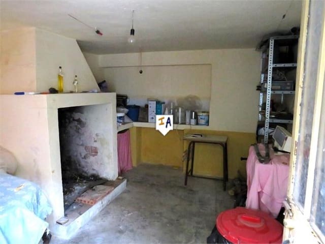 4 slaapkamer Huis te koop in Martos - € 75.000 (Ref: 8601138)
