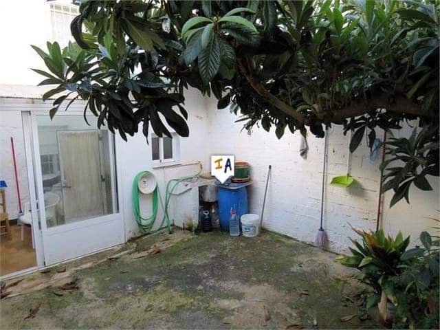 4 slaapkamer Huis te koop in Martos - € 75.000 (Ref: 8601138)