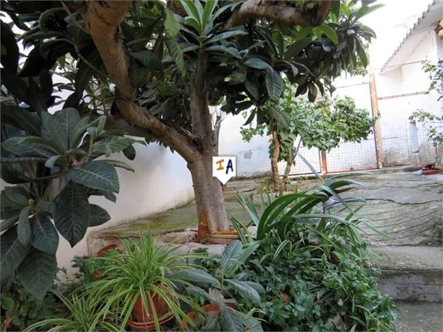 4 slaapkamer Huis te koop in Martos - € 75.000 (Ref: 8601138)