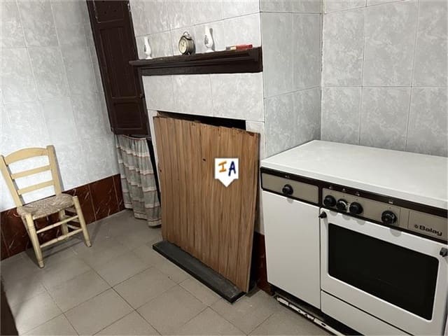 4 soverom Hus til salgs i Castillo de Locubín - € 59 995 (Ref: 8651805)