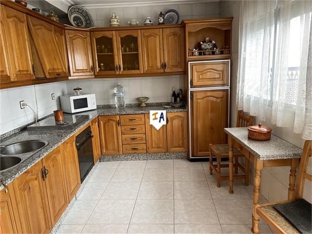 6 soverom Hus til salgs i Luque med garasje - € 69 000 (Ref: 8658107)