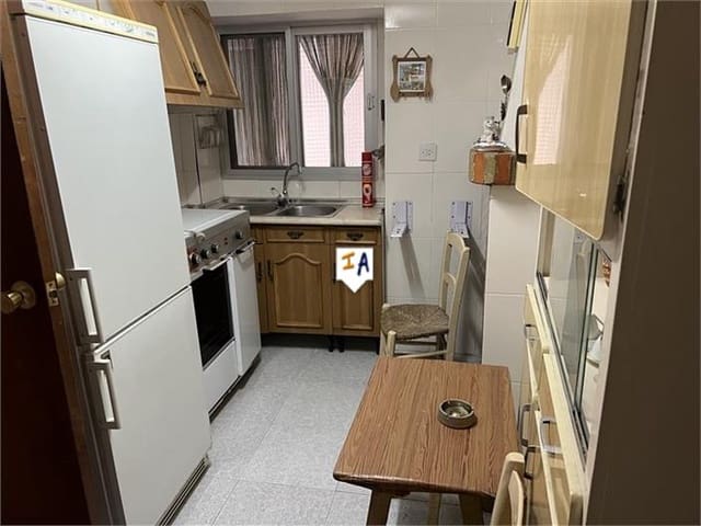 5 slaapkamer Huis te koop in Castillo de Locubín - € 29.900 (Ref: 8658110)