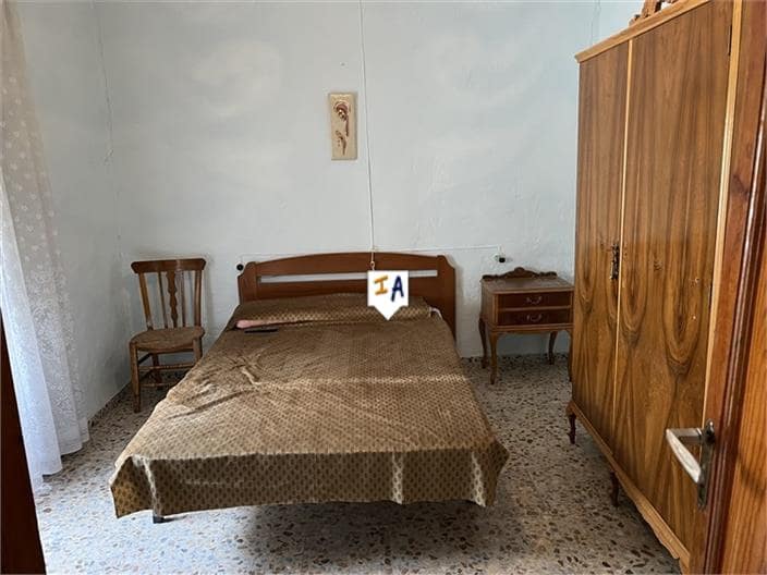 5 soveværelse Byhus til salg i Castillo de Locubin - € 29.900 (Ref: 8658110)