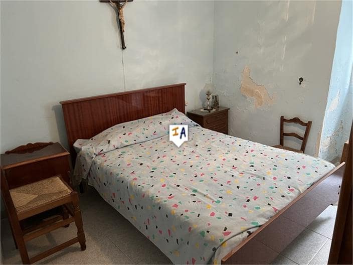 5 soveværelse Byhus til salg i Castillo de Locubin - € 29.900 (Ref: 8658110)