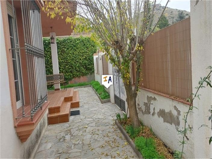 5 soveværelse Villa til salg i Illora med swimmingpool garage - € 280.000 (Ref: 8667843)