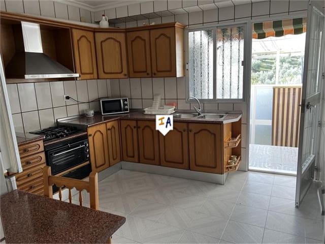 5 soverom Hus til salgs i Zambra, Rute med garasje - € 215 000 (Ref: 8667845)