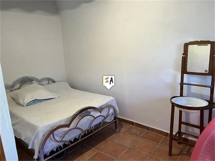 2 soveværelse Finca/Landehus til salg i Castillo de Locubin med swimmingpool - € 92.000 (Ref: 8675450)