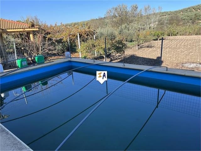 2 soveværelse Finca/Landehus til salg i Castillo de Locubín med swimmingpool - € 92.000 (Ref: 8675450)