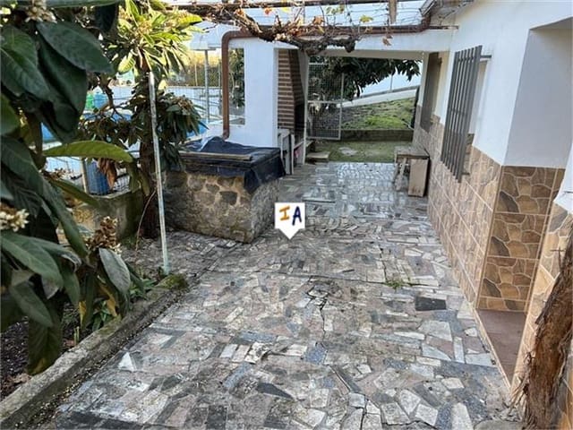 2 soveværelse Finca/Landehus til salg i Castillo de Locubín med swimmingpool - € 92.000 (Ref: 8675450)