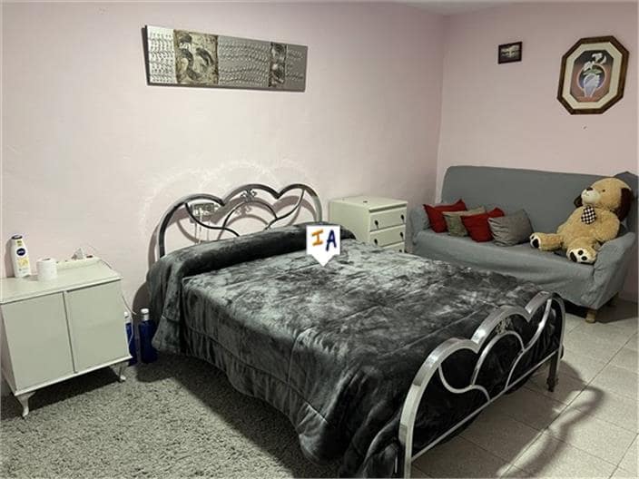 5 soverom Hus til salgs i Castillo de Locubin med svømmebasseng garasje - € 170 000 (Ref: 8683753)