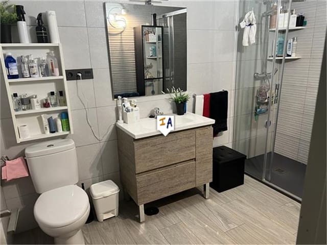 5 soverom Hus til salgs i Castillo de Locubín med svømmebasseng garasje - € 170 000 (Ref: 8683753)