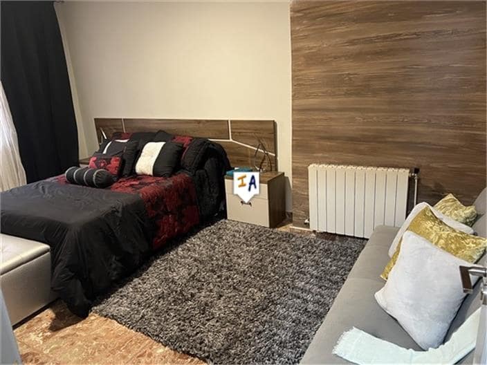 5 soverom Hus til salgs i Castillo de Locubin med svømmebasseng garasje - € 170 000 (Ref: 8683753)