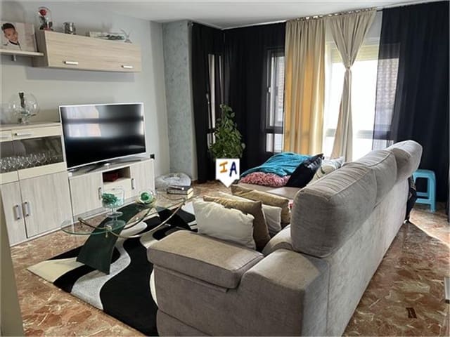 5 soverom Hus til salgs i Castillo de Locubín med svømmebasseng garasje - € 170 000 (Ref: 8683753)