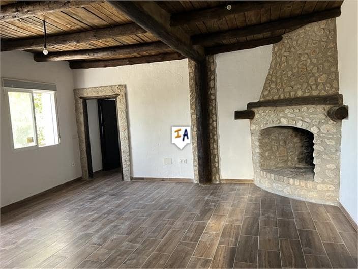 2 bedroom Finca/Country House for sale in Moclin with garage - € 182,000 (Ref: 8692358)